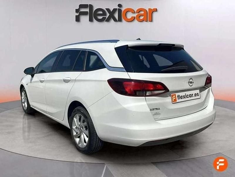 Usado Opel Astra Elegance 122 CV (89 kW) 2019 Blanco Berlina