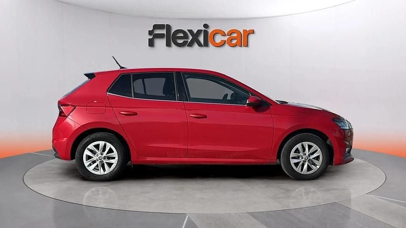 Usado Skoda Fabia Selection 95 CV (69 kW) 2024 Rojo Berlina