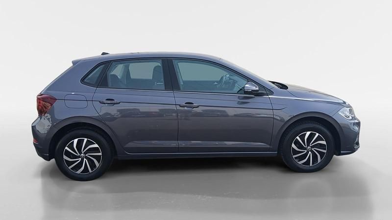 Usado VW Polo Life 95 CV (69 kW) 2024 Azul Berlina