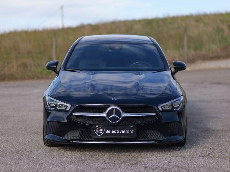Usado Mercedes CLA200 Shooting Brake 150 CV (110 kW) 2022 Negro Familiar