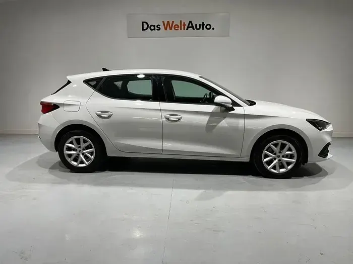 Usado Seat Leon Style 150 CV (110 kW) 2024 Blanco
