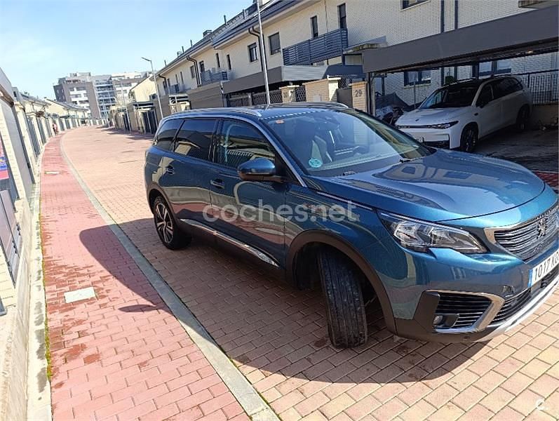 Usado Peugeot 5008 Allure 120 CV (88 kW) 2017 Verde Monovolumen