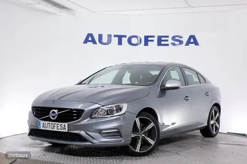 Plateado Usado 2016 Volvo S60 R-Design Berlina | 18.750 € (Precio justo) - Imagen 1/4