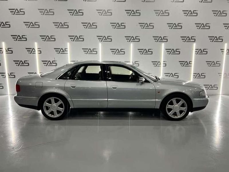 Usado Audi S8 340 CV (250 kW) 1998 Gris Berlina