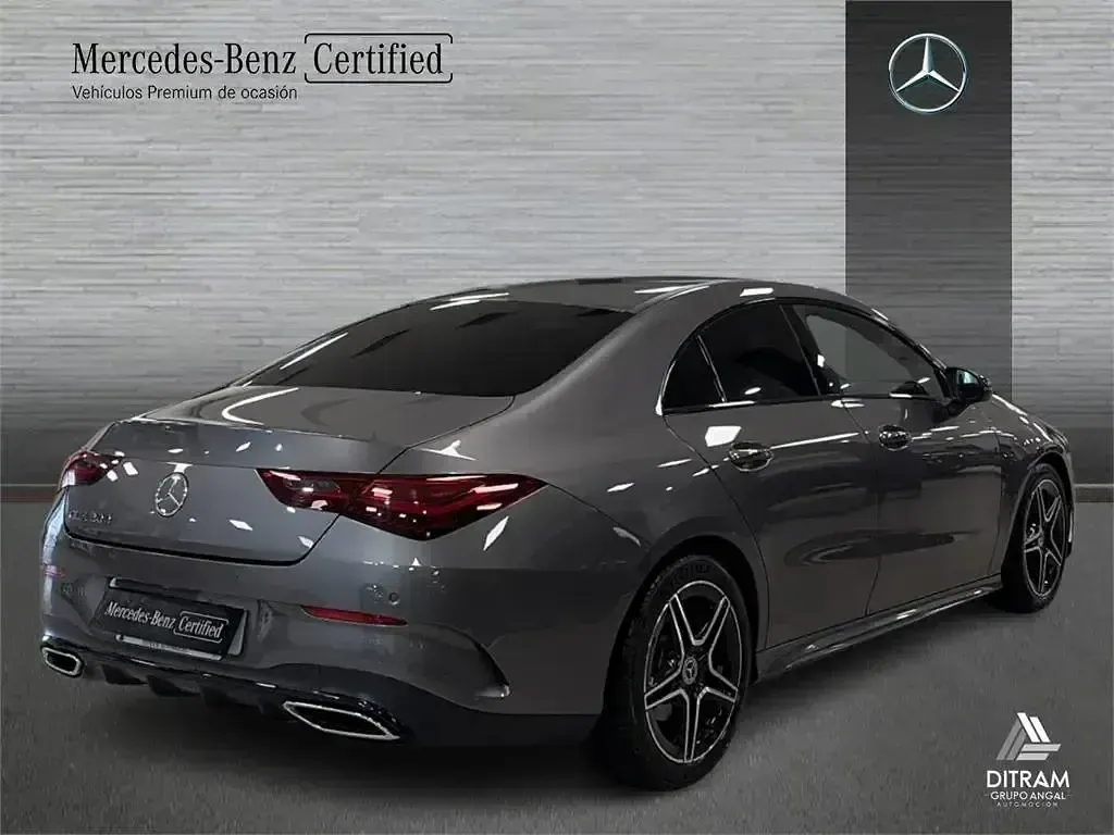 Usado Mercedes CLA200 163 CV (119 kW) 2025 Gris Berlina