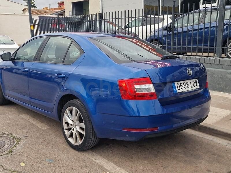 Usado Skoda Octavia Ambition 115 CV (84 kW) 2020 Azul Berlina