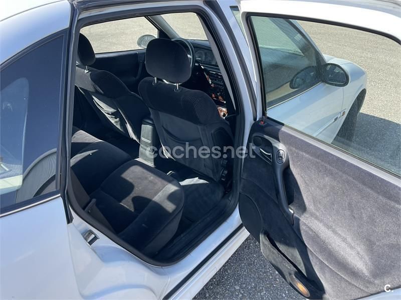 Usado Opel Vectra 100 CV (73 kW) 2000 Blanco Berlina