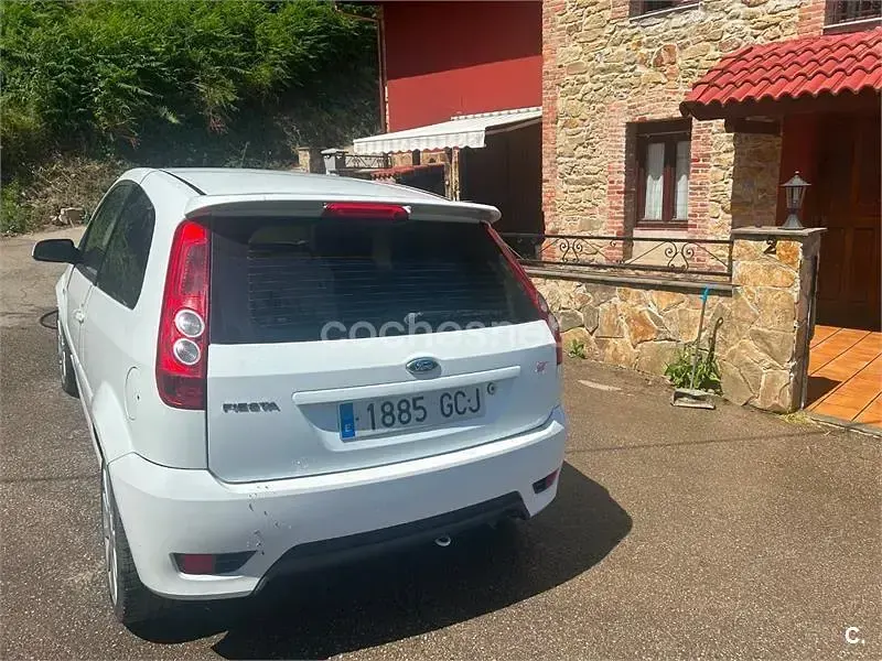 Usado Ford Fiesta ST 150 CV (110 kW) 2008 Blanco Utilitario