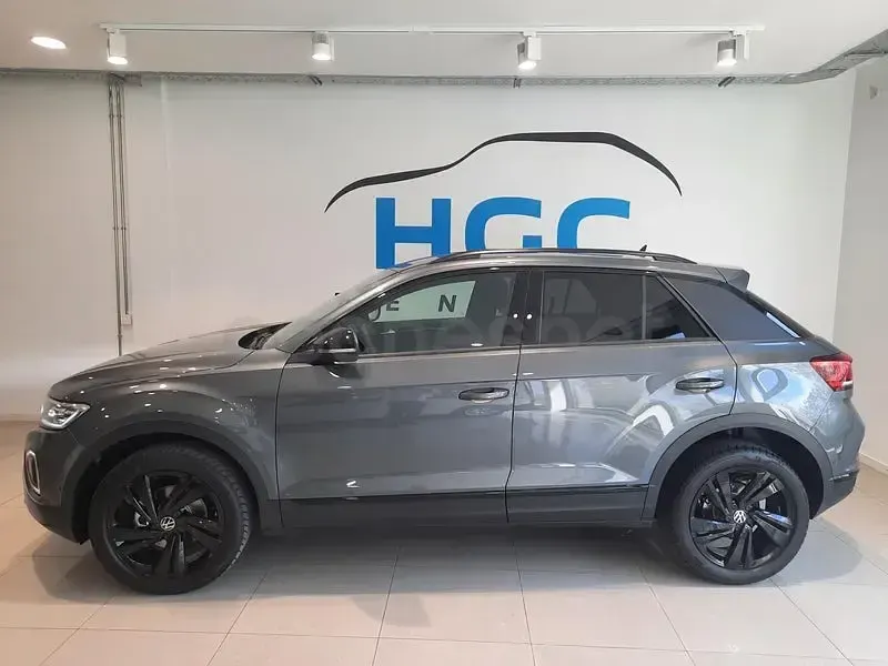 Usado VW T-Roc Cabriolet 150 CV (110 kW) 2025 Gris / plata SUV