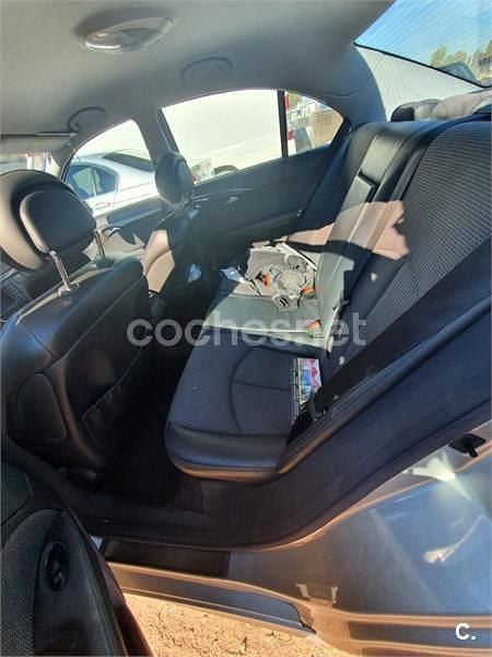 Gris / plata Usado 2004 Mercedes E270 Avantgarde Berlina | 3500 € (Buen precio) - Imagen 1/4