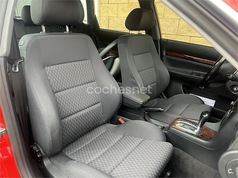 Usado Audi A4 193 CV (141 kW) 1999 Rojo Familiar