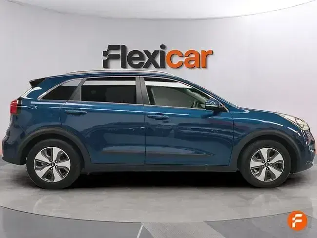 Käytetty Kia Niro 141 HP (103 kW) 2017 Sininen Katumaasturi