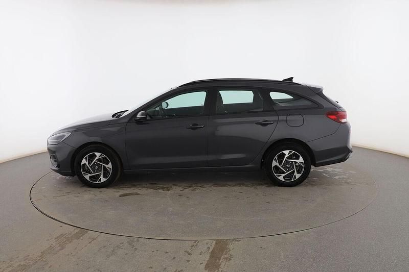 Usado Hyundai i30 101 CV (74 kW) 2025 Gris Familiar
