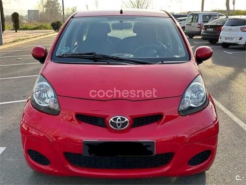 Rojo Usado 2010 Toyota Aygo Live Utilitario | 4500 € (Precio justo) - Imagen 1/4