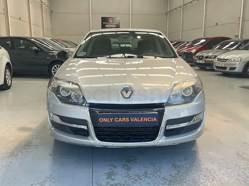 Usado Renault Laguna III LIMITED 110 CV (80 kW) 2014 Gris / plata Berlina