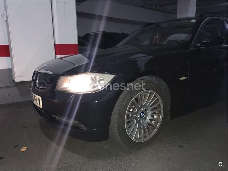 Negro Usado 2007 BMW 330 Familiar | 11.200 € (Un poco caro) - Imagen 1/4