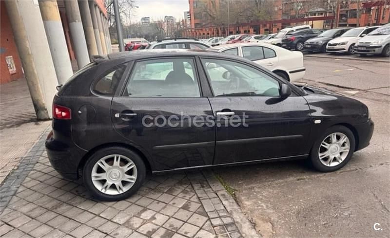Usado Seat Ibiza Reference 80 CV (58 kW) 2006 Negro Utilitario