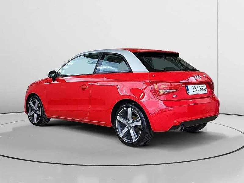 Usado Audi A1 Ambition 86 CV (63 kW) 2013 Rojo Utilitario