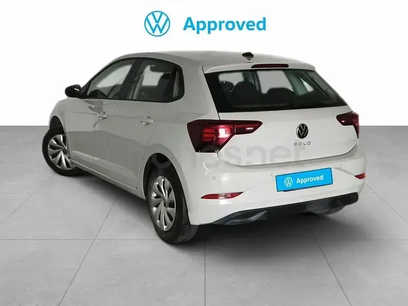 Usado VW Polo 95 CV (69 kW) 2023 Gris / plata Utilitario