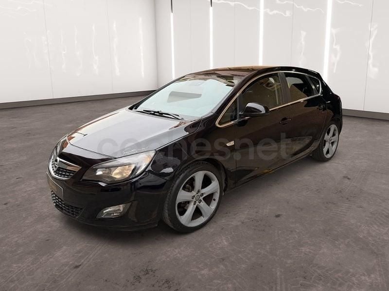 Usado Opel Astra Sport 140 CV (102 kW) 2011 Negro Berlina