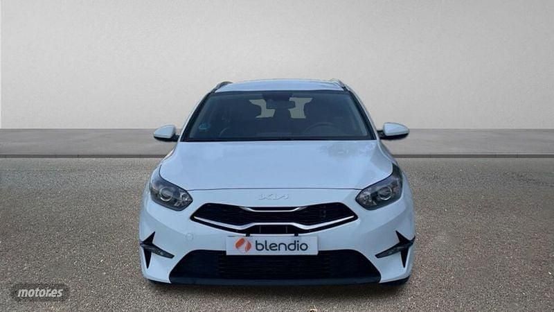 Usado Kia Ceed Sportswagon 120 CV (88 kW) 2022 Blanco Familiar