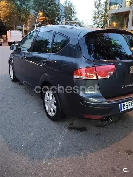 Usado Seat Altea XL Sport 140 CV (102 kW) 2008 Negro Monovolumen