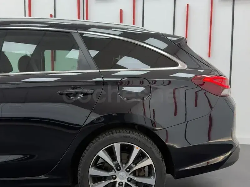 Usado Hyundai i30 Style 136 CV (100 kW) 2019 Negro Familiar