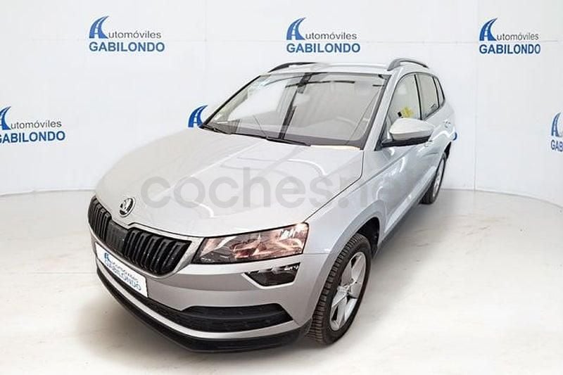 Usado Skoda Karoq Ambition 116 CV (85 kW) 2021 Gris / plata SUV