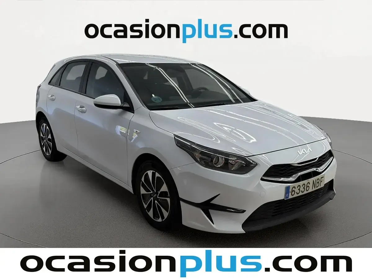 Usado Kia Ceed 101 CV (74 kW) 2025 Blanco Utilitario
