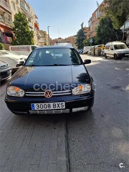 Usado VW Golf IV Highline 115 CV (84 kW) 2003 Negro Berlina