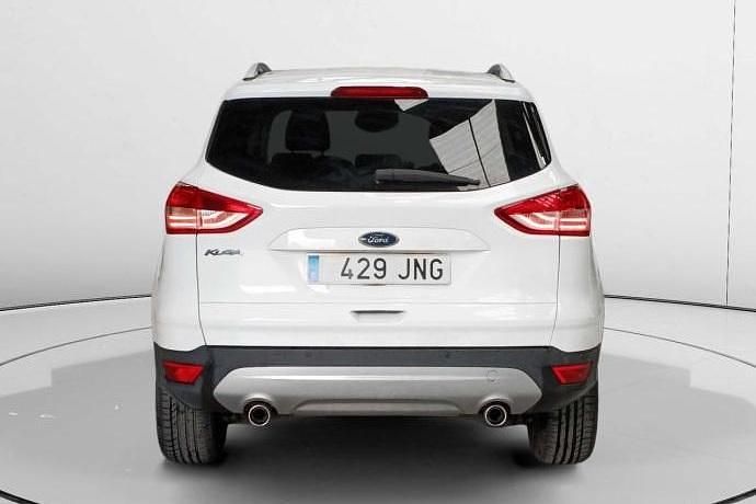 Usado Ford Kuga Titanium 120 CV (88 kW) 2016 SUV