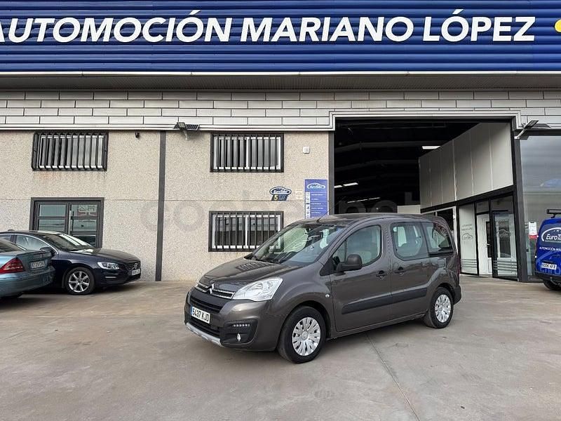 Usado Citroën Berlingo Live 100 CV (73 kW) 2018 Gris / plata Monovolumen