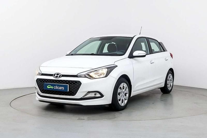 Usado Hyundai i20 84 CV (61 kW) 2016 Blanco Utilitario