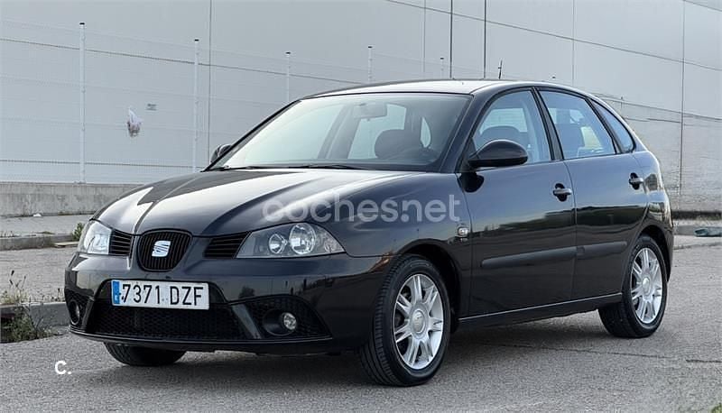 Begagnad Seat Ibiza 100 HK (73 kW) 2006 Svart Halvkombi