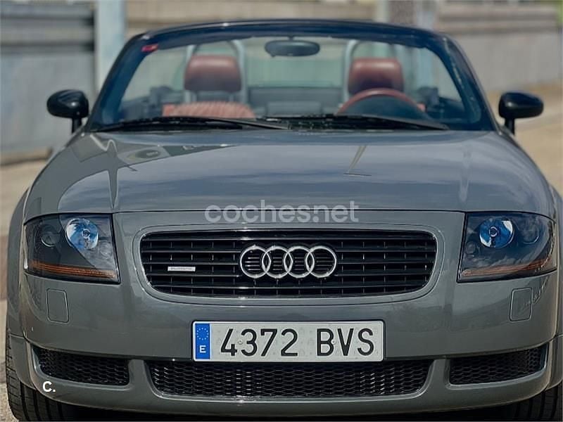 Usado Audi TT Roadster 225 CV (165 kW) 2002 Gris / plata Descapotable