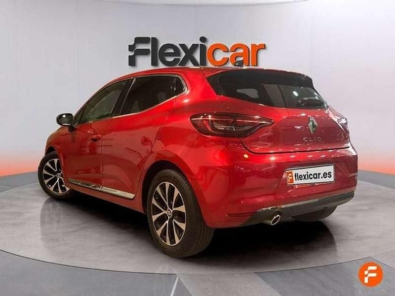 Käytetty Renault Clio V Techno 90 HP (66 kW) 2023 Punainen Sedan