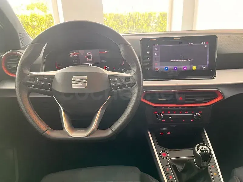 Usado Seat Arona FR 115 CV (84 kW) 2025 Azul SUV