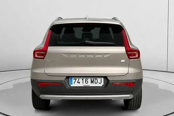 Usado Volvo XC40 Core 211 CV (155 kW) 2023 Beige SUV