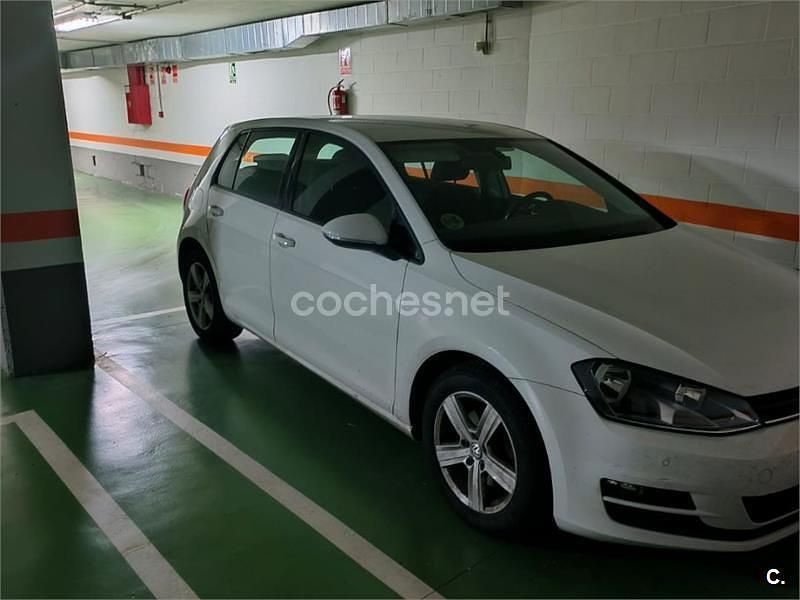 Usado VW Golf VII 105 CV (77 kW) 2013 Blanco Berlina