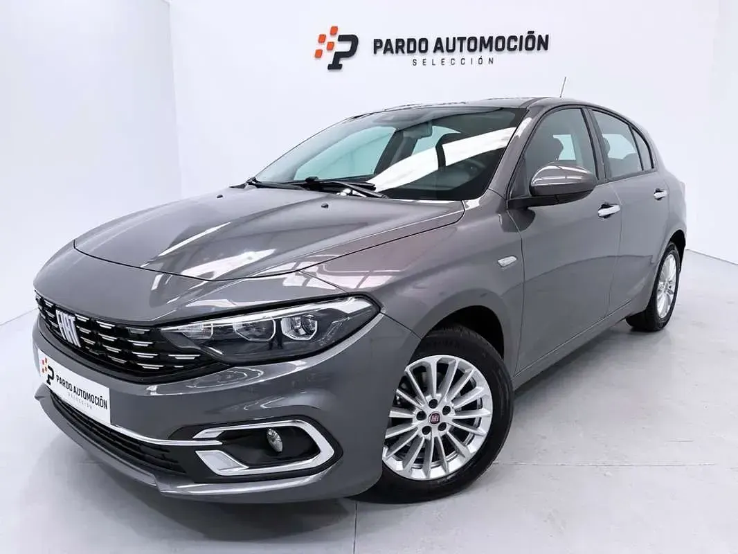 Usado Fiat Tipo Life 130 CV (95 kW) 2021 Gris Utilitario