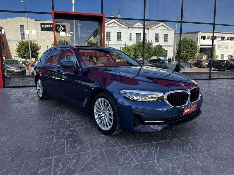 Usado BMW 520 M Sport 204 CV (150 kW) 2022 Azul Familiar