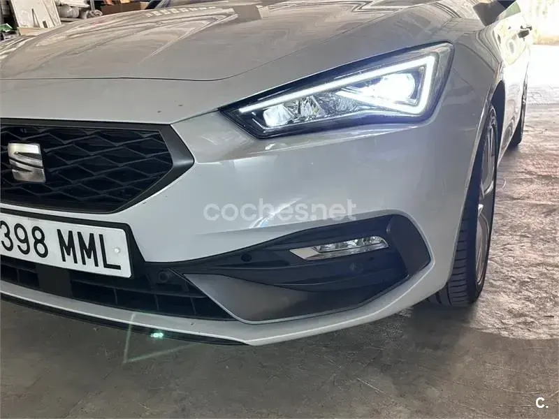 Usado Seat Leon FR 150 CV (110 kW) 2023 Blanco Berlina