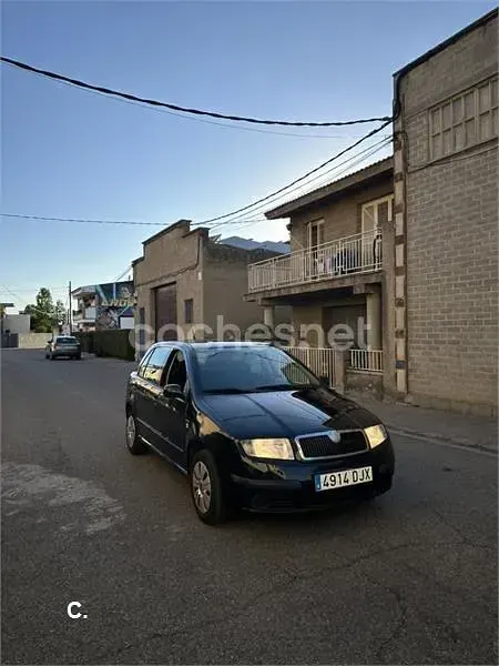Usado Skoda Fabia 64 CV (47 kW) 2005 Negro Berlina