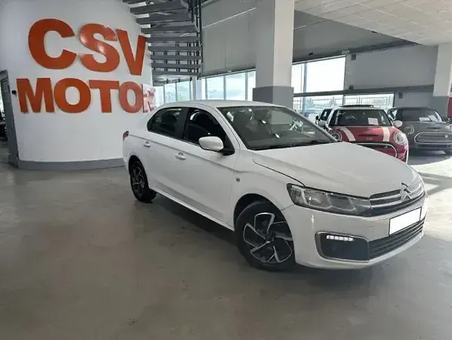 Begagnad Citroën C-Elysee I Shine 102 HK (75 kW) 2019 Vit Sedan