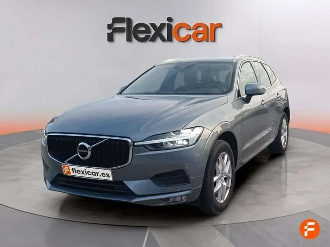 Usado Volvo XC60 Momentum 211 CV (155 kW) 2020 Gris SUV