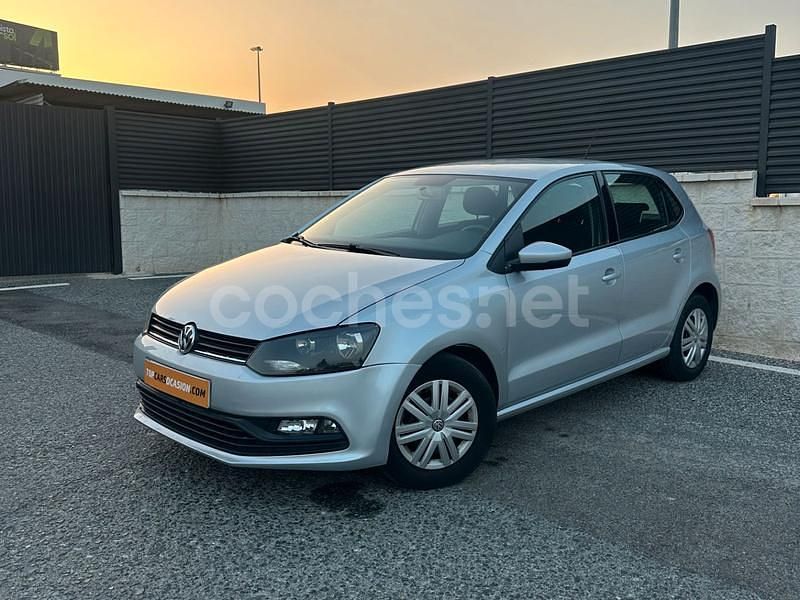 Usado VW Polo Edition 60 CV (44 kW) 2016 Gris / plata Berlina