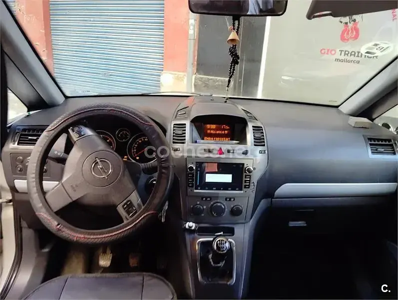 Usado Opel Zafira Enjoy 120 CV (88 kW) 2007 Beige Monovolumen