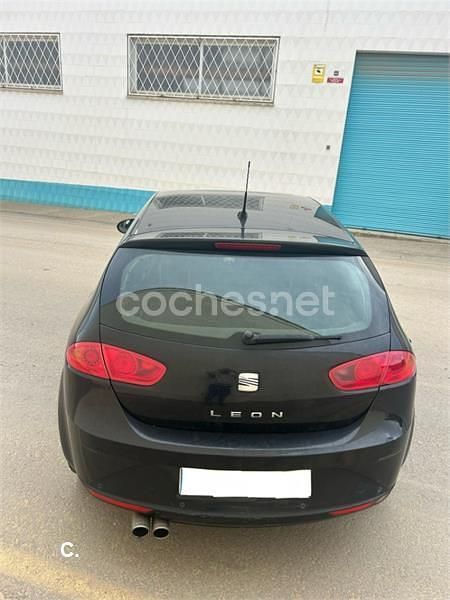 Usado Seat Leon Sport 125 CV (91 kW) 2012 Negro Berlina