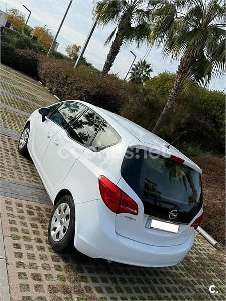 Usado Opel Meriva Selective 100 CV (73 kW) 2011 Blanco Monovolumen