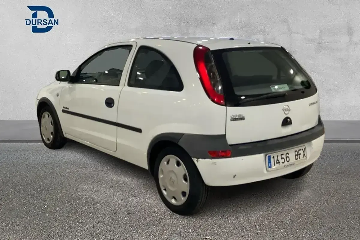 Usado Opel Corsa Comfort 75 CV (55 kW) 2001 Blanco Utilitario